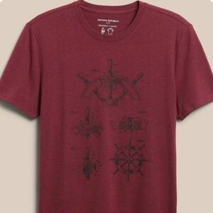 Banana Republic men’s short sleeve nautical soft T, featuring a ship helm